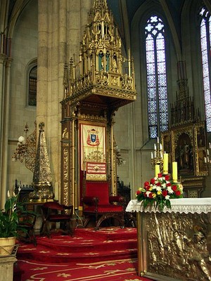  Glavni oltar Zagrebačke Katedrale (Zagreb Cathedral Main Altar)