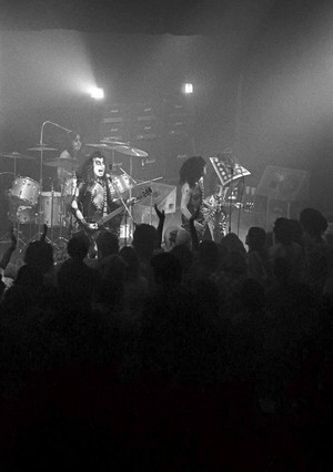  Ciuman ~Atlanta, Georgia...July 17, 1974 (Alex Cooley's Electric Ballroom)