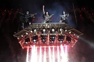  吻乐队（Kiss） ~Englewood, Colorado...August 8, 2012 (The Tour w/Mötley Crüe)