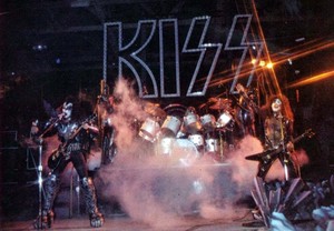  吻乐队（Kiss） ~Newburgh, New York...June 30, 1976 (Destoryer Tour rehearsal)