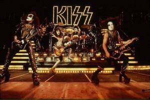  KISS ~San Diego, California...August 19, 1977 (Love Gun Tour - ALIVE II picha Shoot)