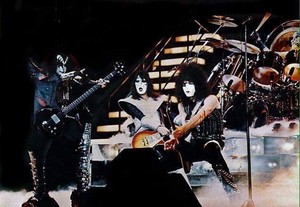  KISS ~San Diego, California...August 19, 1977 (Love Gun Tour - ALIVE II foto Shoot)