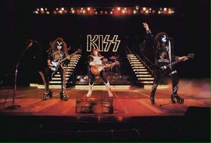  kiss ~San Diego, California...August 19, 1977 (Love Gun Tour - ALIVE II foto Shoot)