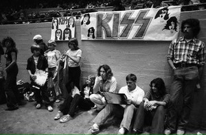 KISS fans ~Daly City, California...August 16, 1977 (Love Gun Tour) 