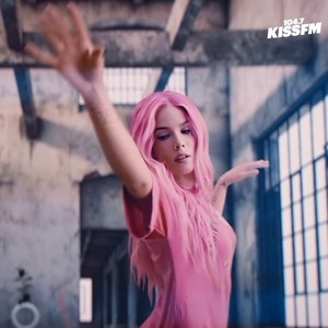  마시멜로, 마 시 멜로 and Halsey - be kind (music video)