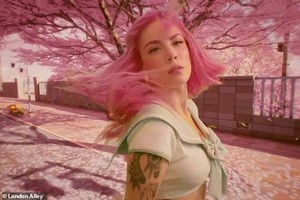 guimauve and Halsey - be kind (music video)