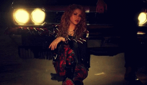  Shakira in “Clandestino”