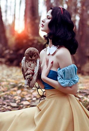 Snow White cosplay 