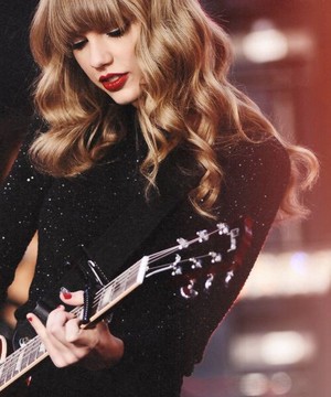 Taylor Swift 💛🌹