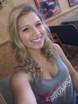  Waitress smile