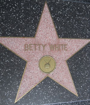  Betty White's Hollywood stella, star