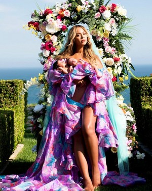  Beyoncé and her twins