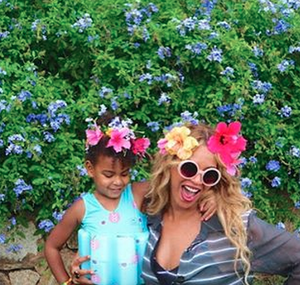  Blue Ivy and Beyoncé