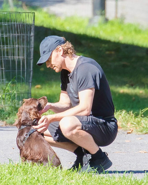  Bobby and Tom Hiddleston in Central Park, New York City (2019)