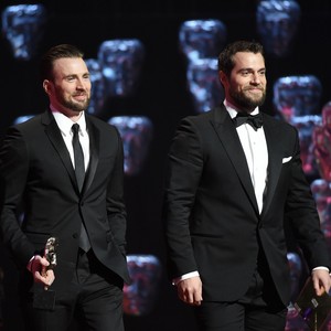  Chris Evans and Henry Cavill presenting at the 2015 BAFTA awards 😍