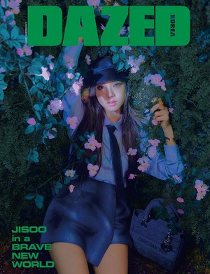  Jisoo enters a 《勇敢传说》 new world as the cover 星, 星级 of 'Dazed'