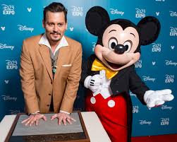  Johnny Depp And Mickey rato disney 23 Expo