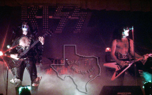  halik ~Houston, Texas...October 4, 1974 (KISS Tour)