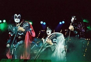  吻乐队（Kiss） ~London, England...September 9, 1980 (Unmasked World Tour)