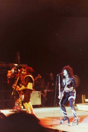 Ciuman ~Los Angeles, California...August 28, 1977 (Love Gun Tour)