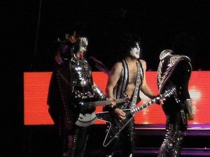  Kiss ~Toronto, Ontário, Canada...September 10, 2010 (Hottest hiển thị on Earth Tour)