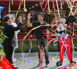  Mario Lopez Grand Opening Of Earl Of سینڈوچ