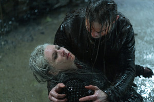 6x06 - Death and the Serpent - Lagertha and Hvitserk