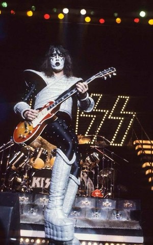  Ace (NYC) December 14 -16, 1977 (Alive II Tour - Madison Square Garden)