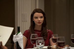  Anya Taylor-Joy as シャルロット, シャーロット in Barry