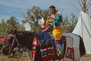  Apsaalooke Riders || corbeau, corneille Agency, Montana