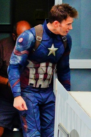  Chris Evans behind the scenes of Captain America: Civil War
