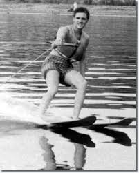  Elvis Waterskiing