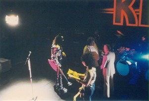  किस ~Hilversum, Netherlands...November 26, 1982 (Top of the Pop)