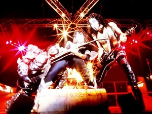  吻乐队（Kiss） ~Los Angeles, California...November 7, 1979 (Dynasty Tour)