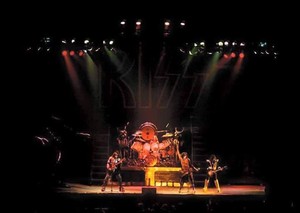  Ciuman ~New Haven, Connecticut...December 18, 1976 (Rock and Roll Over Tour)