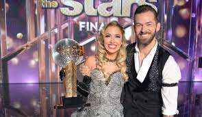  Kaitlyn and Artem
