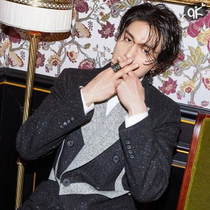  Lee Dong WOOK
