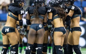  Los Angeles Temptation - Hot & Sexy Chicks of the LFL