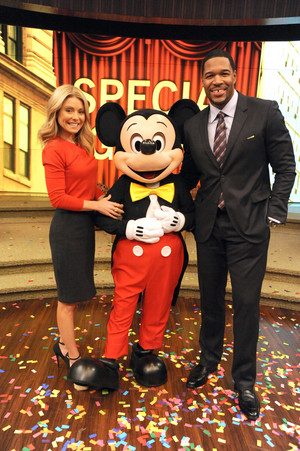  Mickey With Michael Strayhan And Kelly Ripa