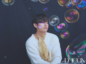  [DICON 10th x BTS] 防弹少年团 goes on! | V