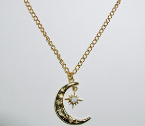  Crescent Moon & Opal collana