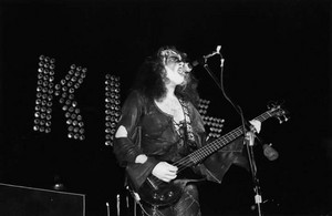  Gene (NYC) December 31, 1973 (Academy Of Musica / New Year's Eve)