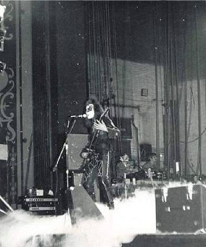  Gene (NYC) January 8, 1974 (KISS Tour -Fillmore East)