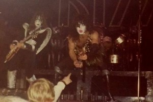  halik ~Bloomington, Minnesota...February 6, 1977 (Rock and Roll Over Tour)