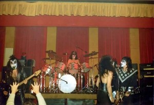  吻乐队（Kiss） ~ Vancouver, British Columbia, Canada...January 9, 1975 (Hotter Than Hell Tour)