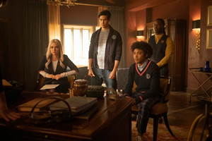  Legacies - Episode 3.02 - Goodbyes Sure Do Suck - Promotional mga litrato