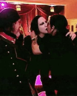  Marilyn Manson & Ozzy Osbourne স্নেহ চুম্বন