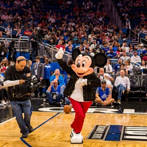  Mickey tetikus NBA Experience Disney World