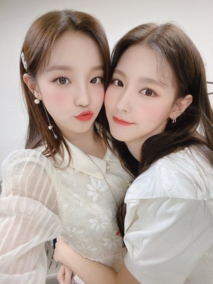  Yuqi and Miyeon