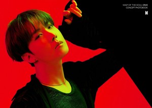  BTS MAP OF THE SOUL ON:E CONCEPT PHOTOBOOK cuplikan cuts CLUE VER. [SHADOW] | J-HOPE
